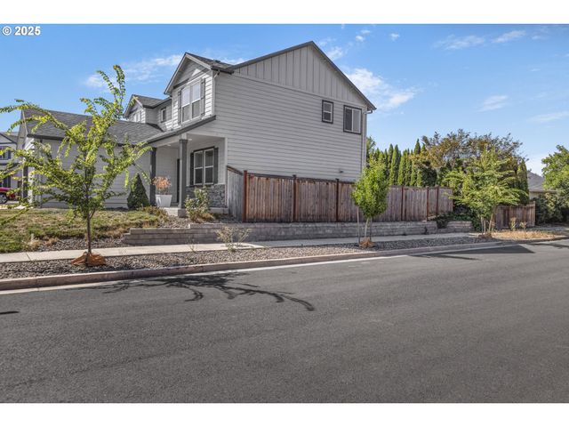 1375 LORIEN Ln, Eugene, OR 97404