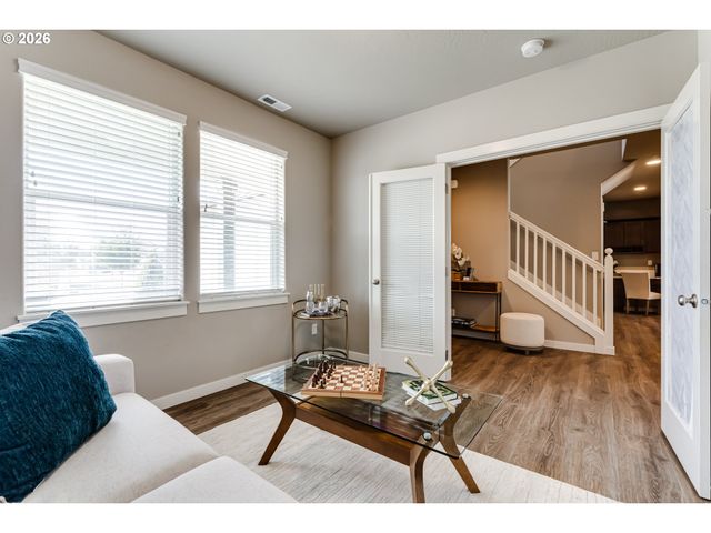1375 LORIEN Ln, Eugene, OR 97404