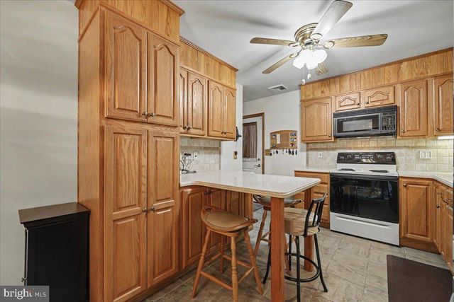 451 SAYLORS MILL RD, Spring City, PA 19475