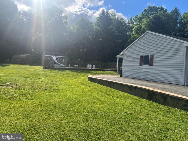 451 SAYLORS MILL RD, Spring City, PA 19475