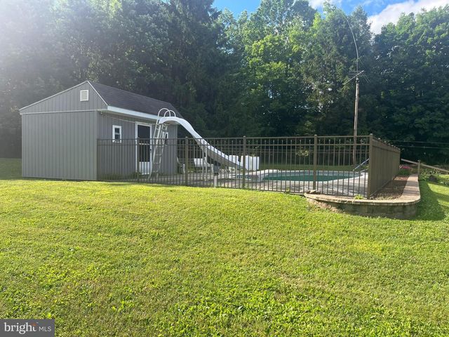451 SAYLORS MILL RD, Spring City, PA 19475