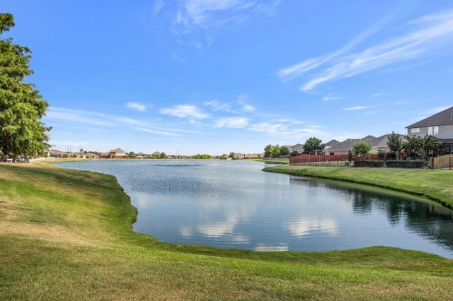 4138 Petersburg Drive, Fort Worth, TX 76244