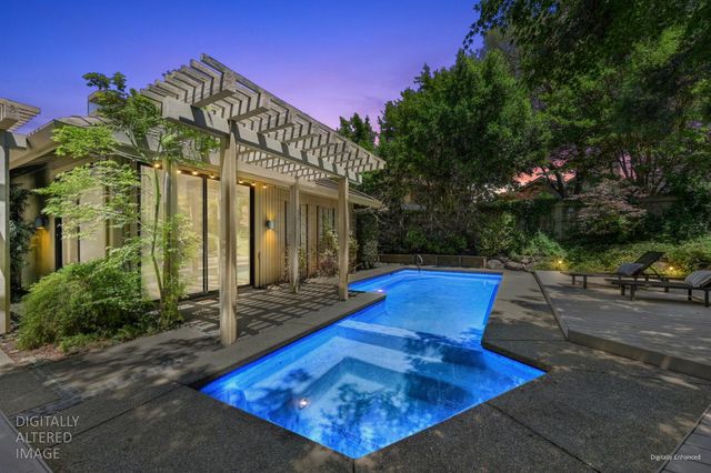 11390 Huntington Village Ln, Gold River, CA 95670