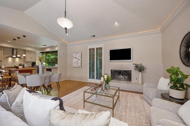 11390 Huntington Village Ln, Gold River, CA 95670