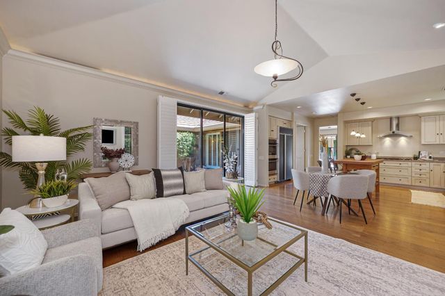11390 Huntington Village Ln, Gold River, CA 95670
