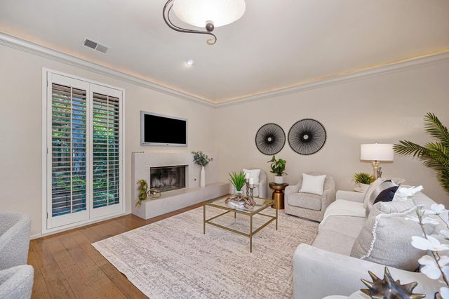 11390 Huntington Village Ln, Gold River, CA 95670
