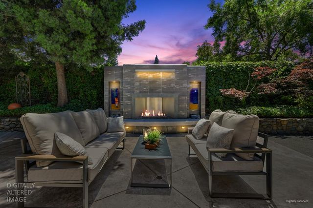 11390 Huntington Village Ln, Gold River, CA 95670