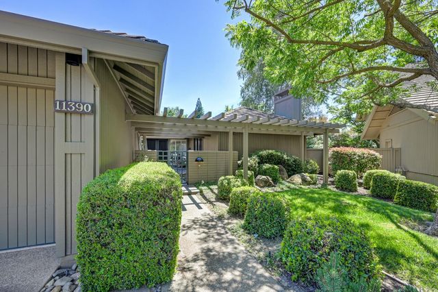 11390 Huntington Village Ln, Gold River, CA 95670