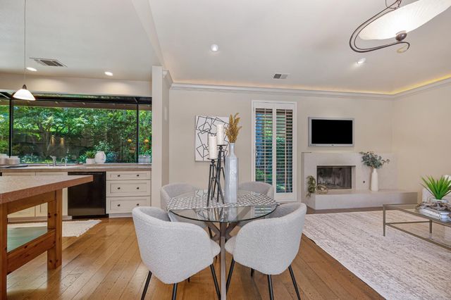 11390 Huntington Village Ln, Gold River, CA 95670