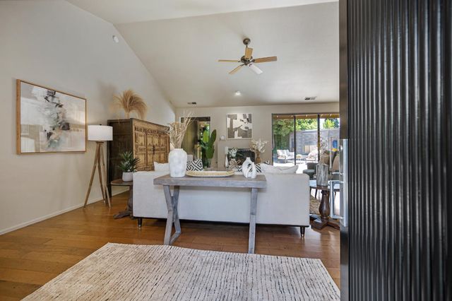 11390 Huntington Village Ln, Gold River, CA 95670