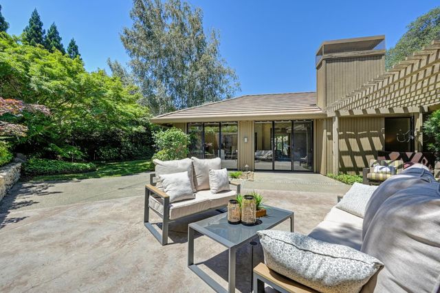 11390 Huntington Village Ln, Gold River, CA 95670