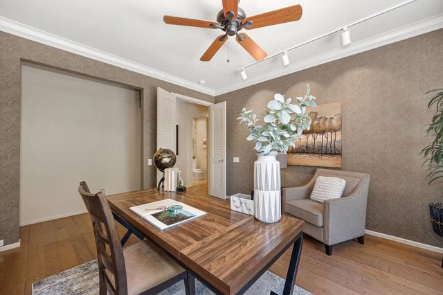 11390 Huntington Village Ln, Gold River, CA 95670