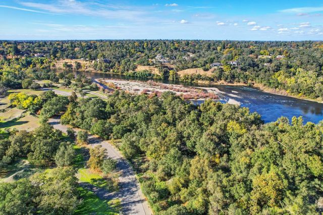 11390 Huntington Village Ln, Gold River, CA 95670