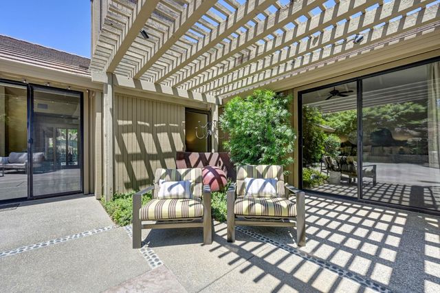 11390 Huntington Village Ln, Gold River, CA 95670