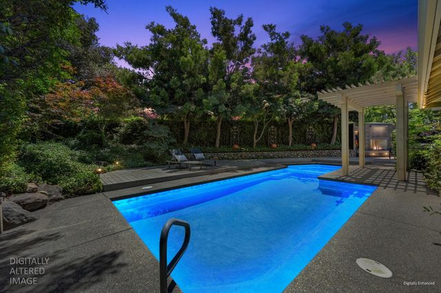 11390 Huntington Village Ln, Gold River, CA 95670