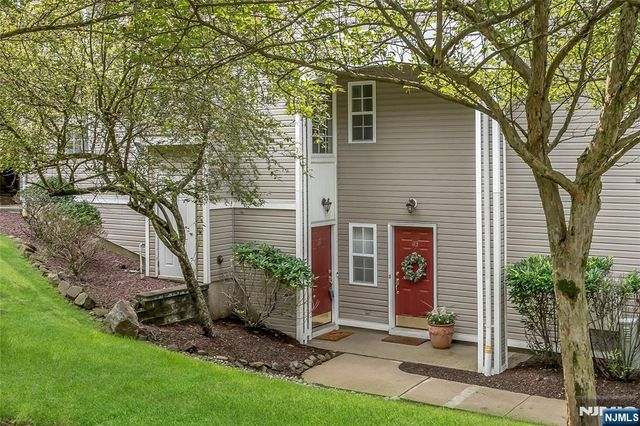 114 Ridge Drive, Pompton Lakes, NJ 07442