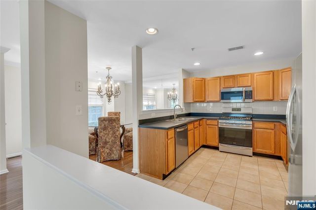 114 Ridge Drive, Pompton Lakes, NJ 07442