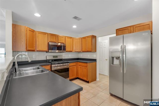 114 Ridge Drive, Pompton Lakes, NJ 07442