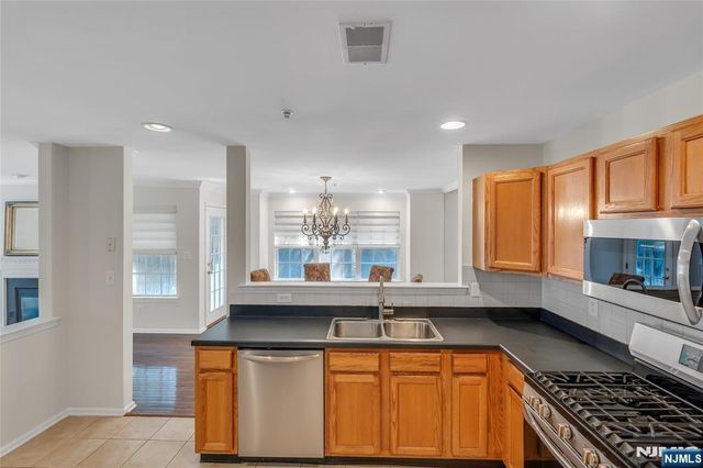 114 Ridge Drive, Pompton Lakes, NJ 07442