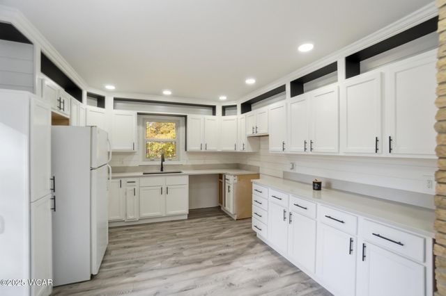 5600 E Hanthorn Road, Lima, OH 45806