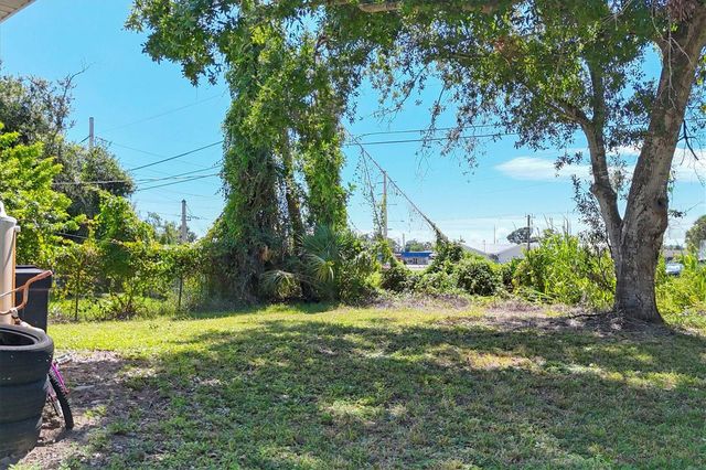 2214 PARK ROAD, Venice, FL 34293