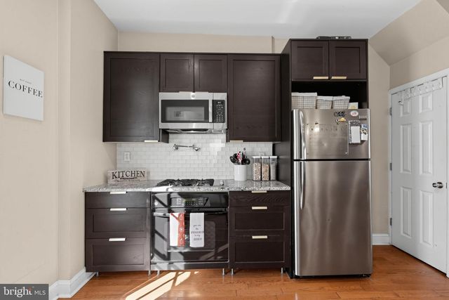 348 JACKSON STREET, Philadelphia, PA 19148
