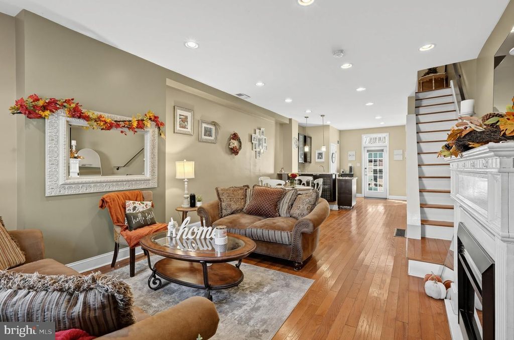 348 JACKSON STREET, Philadelphia, PA 19148