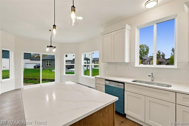 24454 Pembrooke Drive, South Lyon, MI 48178