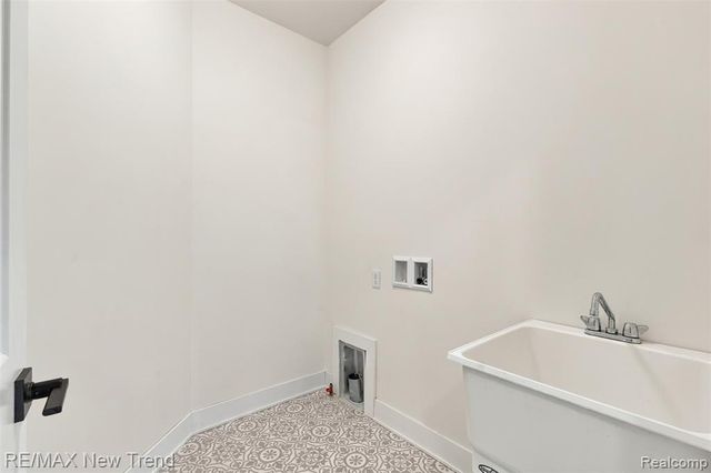 24454 Pembrooke Drive, South Lyon, MI 48178