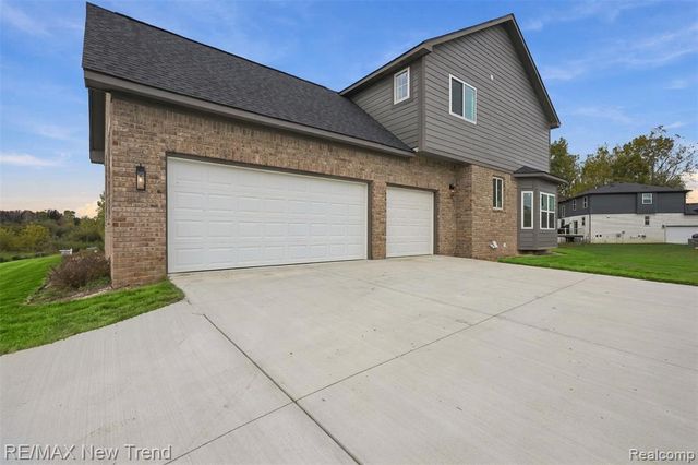 24454 Pembrooke Drive, South Lyon, MI 48178