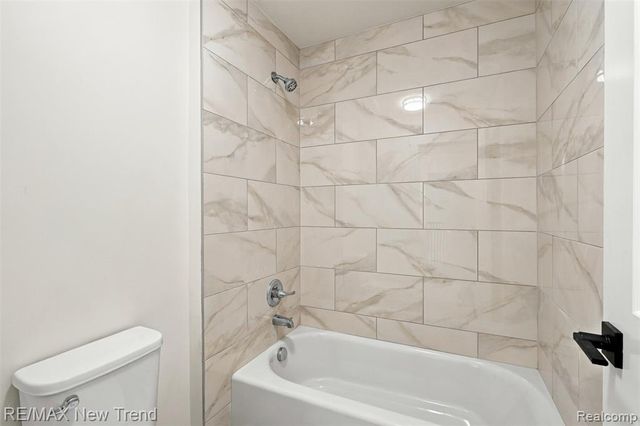 24454 Pembrooke Drive, South Lyon, MI 48178