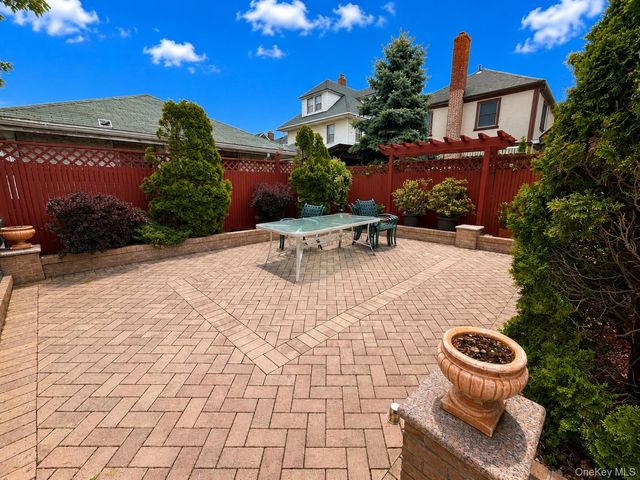 526 Beach 132nd Street, Belle Harbor, NY 11694