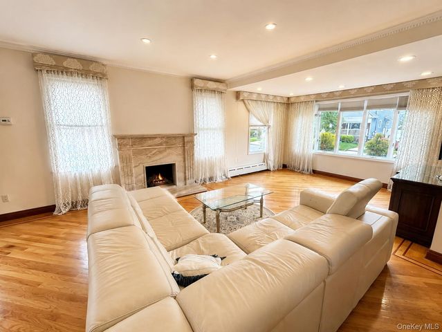 526 Beach 132nd Street, Belle Harbor, NY 11694