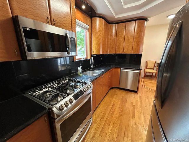 526 Beach 132nd Street, Belle Harbor, NY 11694