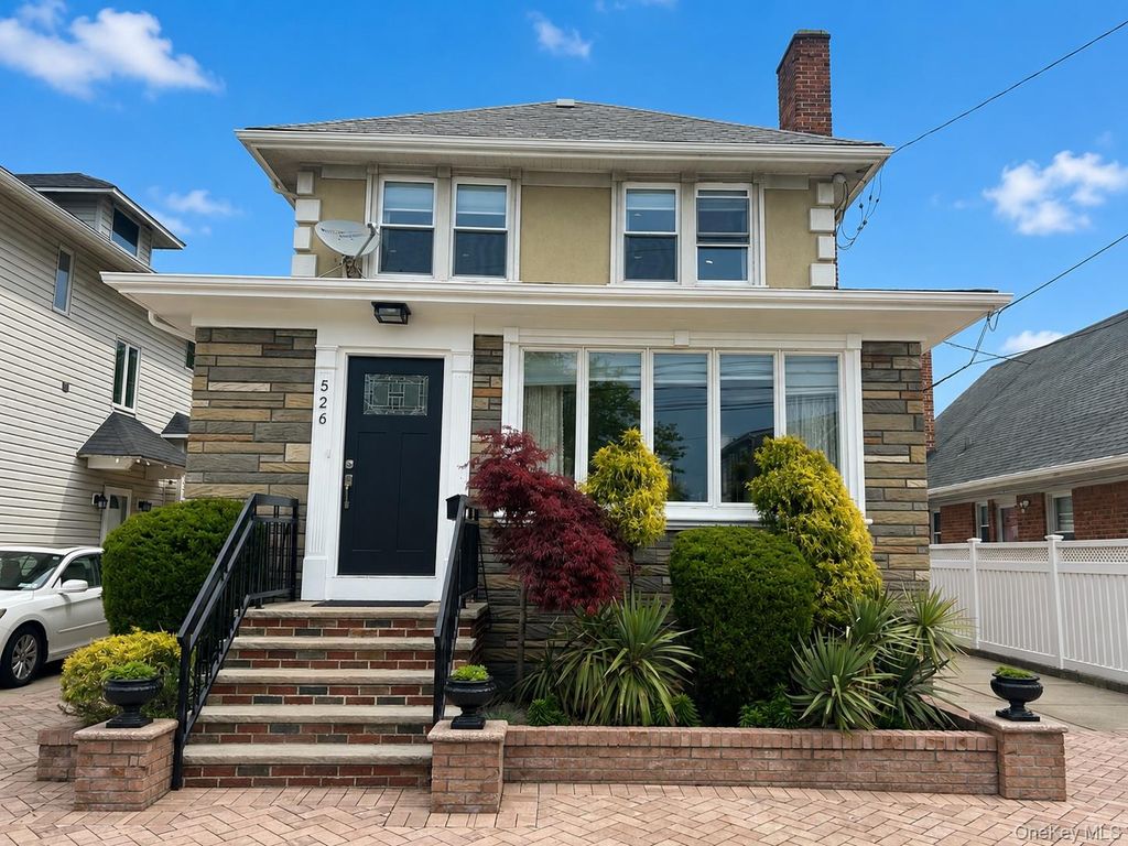 526 Beach 132nd Street, Belle Harbor, NY 11694 — photo 2