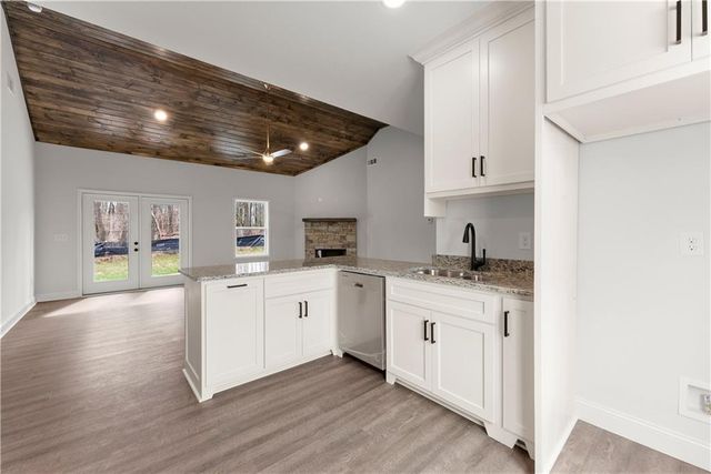 50 Hawks Ridge Ct, Cleveland, GA 30528