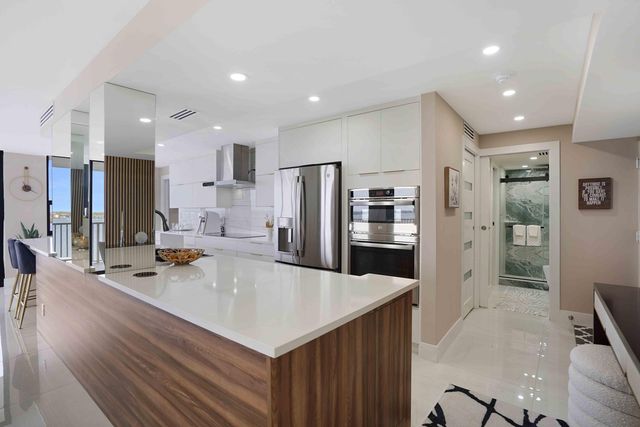 5480 N Ocean Drive Bphc, Singer Island, FL 33404