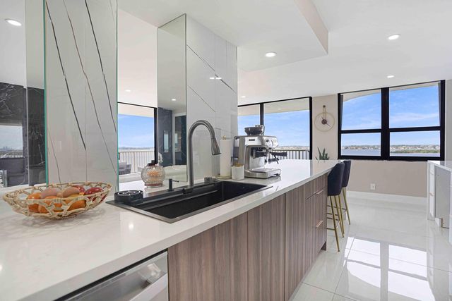 5480 N Ocean Drive Bphc, Singer Island, FL 33404