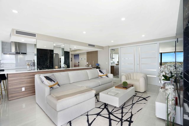 5480 N Ocean Drive Bphc, Singer Island, FL 33404