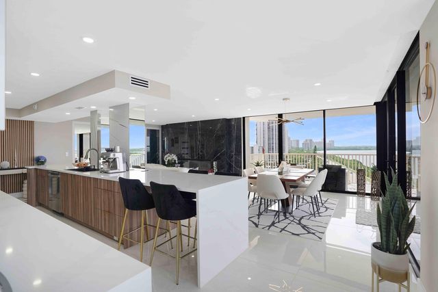 5480 N Ocean Drive Bphc, Singer Island, FL 33404