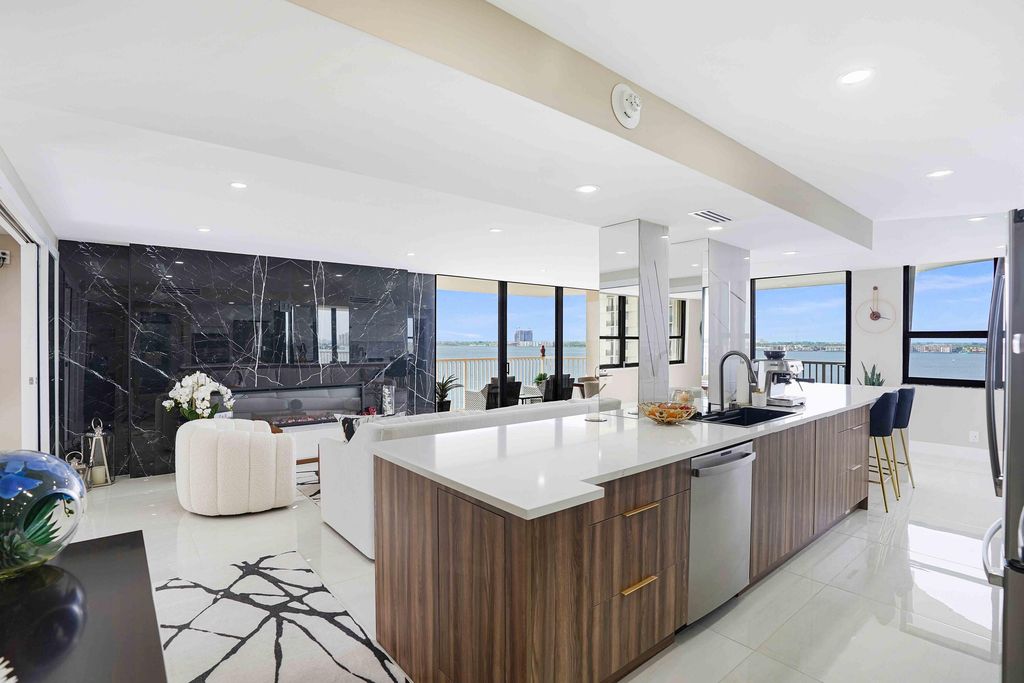 5480 N Ocean Drive Bphc, Singer Island, FL 33404