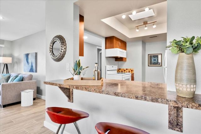 1111 E Ramon Road 98, Palm Springs, CA 92264