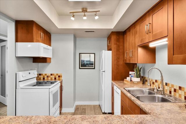 1111 E Ramon Road 98, Palm Springs, CA 92264