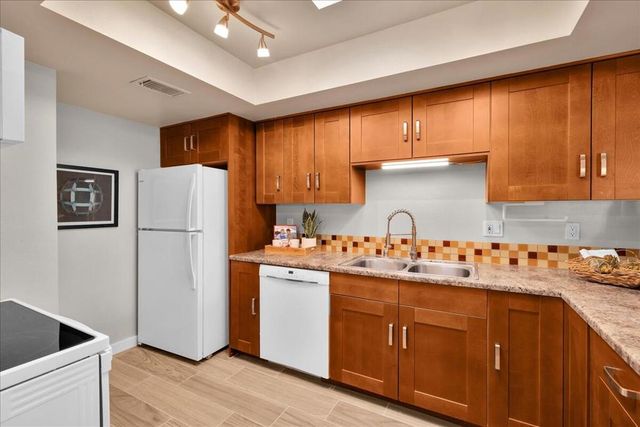 1111 E Ramon Road 98, Palm Springs, CA 92264