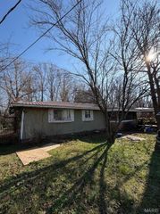 2320 Thomas Street, Poplar Bluff, MO 63901