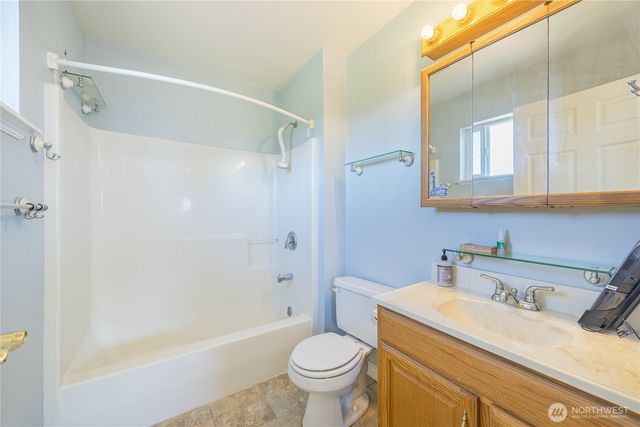 80 Sunshine Plaza, Sequim, WA 98382