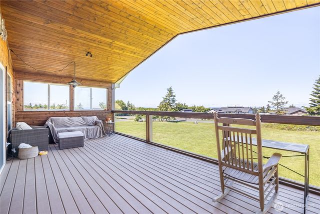 80 Sunshine Plaza, Sequim, WA 98382