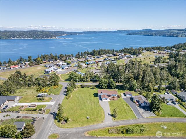 80 Sunshine Plaza, Sequim, WA 98382