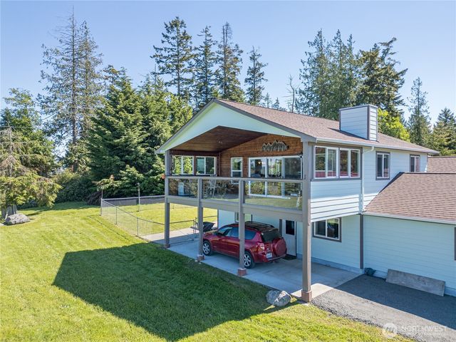 80 Sunshine Plaza, Sequim, WA 98382