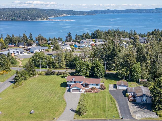 80 Sunshine Plaza, Sequim, WA 98382
